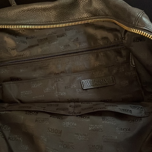 Michael Kors large duffel bag. - Picture 3 of 3